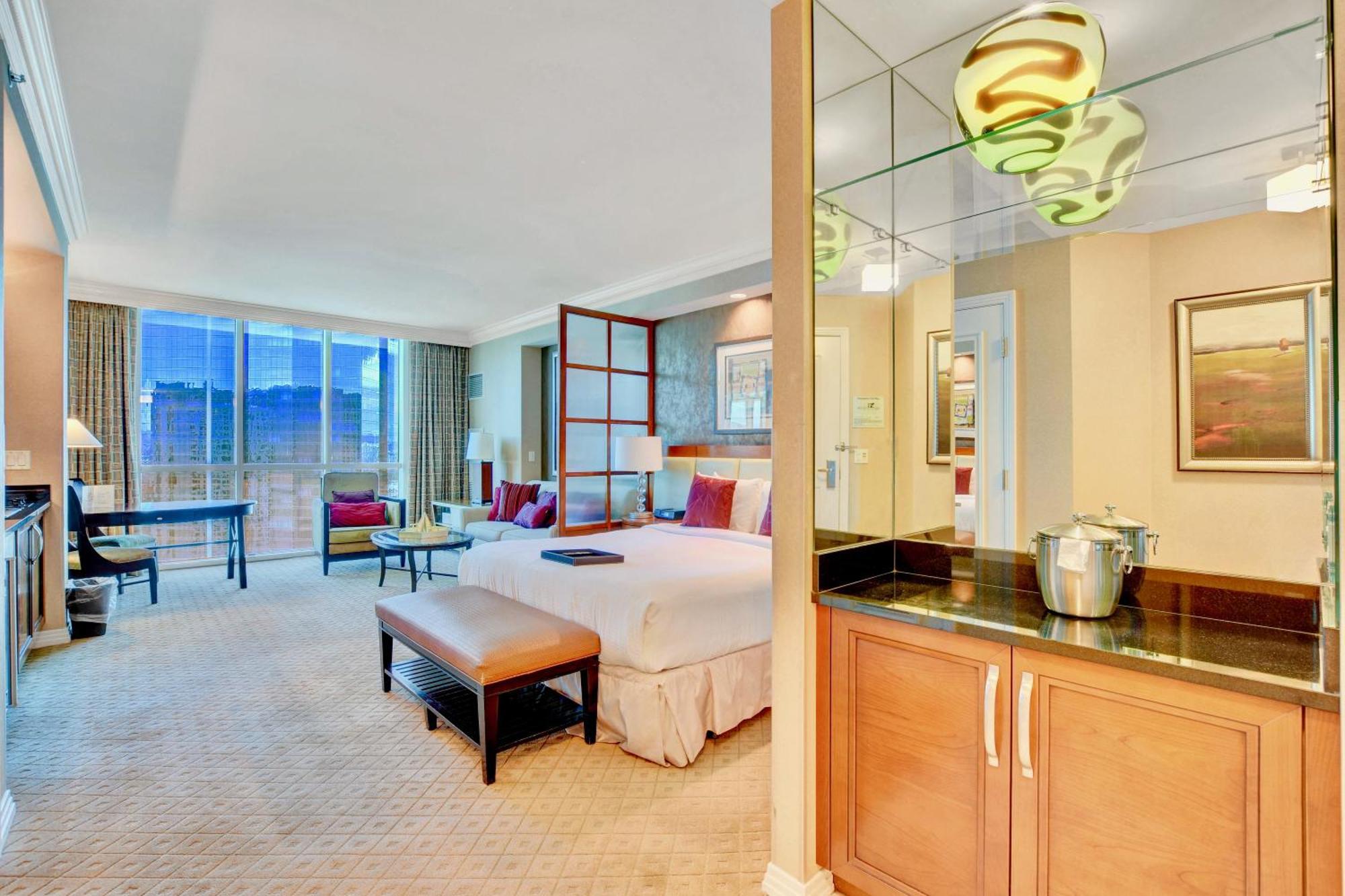 Apartment Strip View - No Fee !